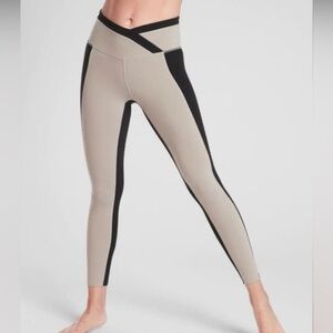 Athleta Chroma 7/8 Tight in Powervita Black/ Quail Athletic Leggings Size XL